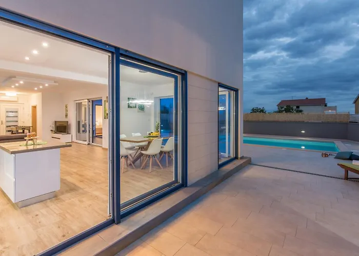 Modern Ol&ju For 9 Persons In Only 1.5 Km From The With Pool Heating Villa
