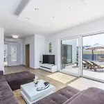 Villa Modern Ol&ju For 9 Persons In Only 1.5 Km From The With Pool Heating Pula