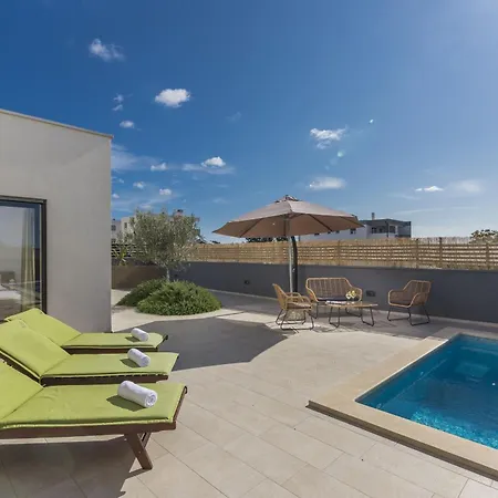Vila Modern Ol&ju For 9 Persons In Only 1.5 Km From The With Pool Heating *